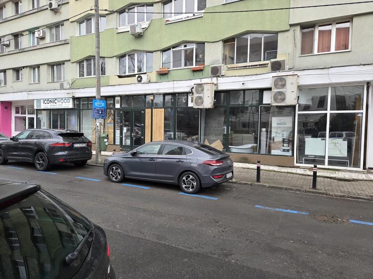 Spațiu comercial, de 255 mp, în Banu Manta