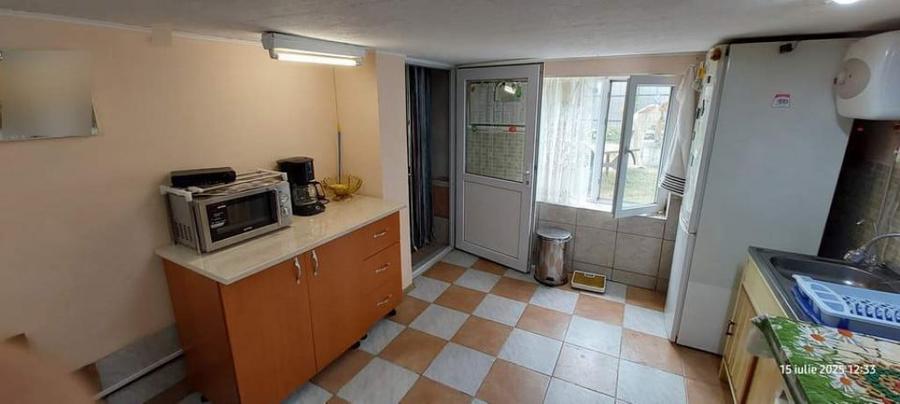 Casă cu 2 camere cu Teren 1600 Mp în Central