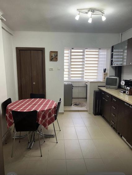 Apartament cu 2 camere decomandat în Frații Golești