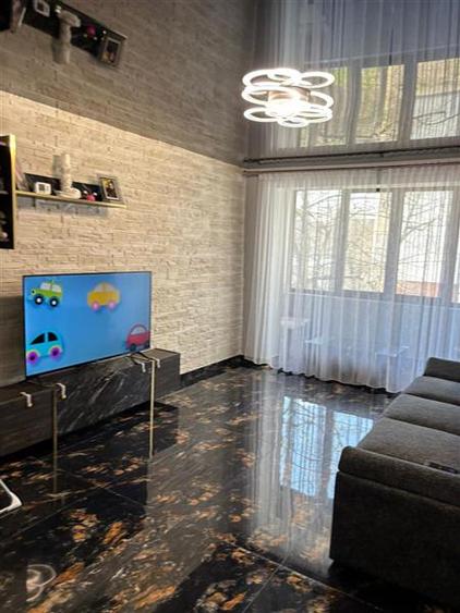 Apartament cu 2 camere decomandat, mobilat în Micro 17
