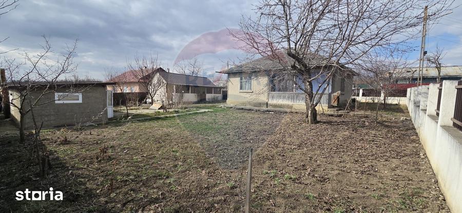 Casă cu 4 camere cu Teren 614 Mp în Ștefănești
