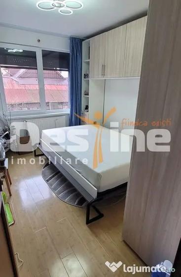 Apartament cu 3 camere decomandat în Craiter