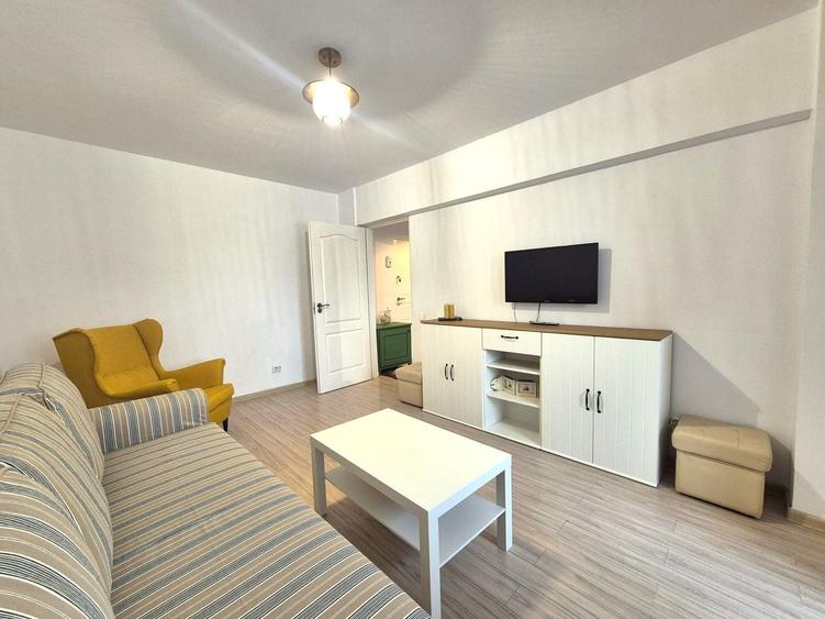 Apartament cu 2 camere decomandat, mobilat în Calea București