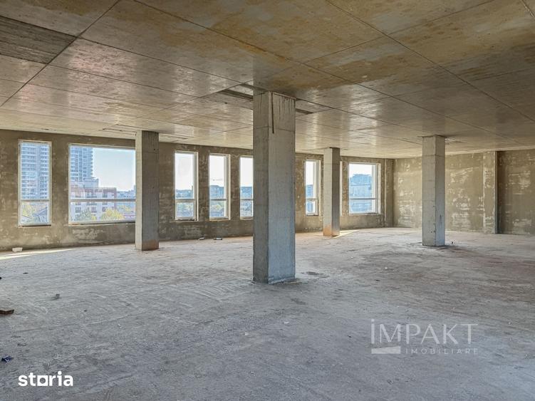 Spațiu comercial, de 1,600 mp, în P-ța Mihai Viteazul