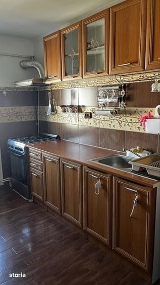 Apartament cu 2 camere semidecomandat în Broșteni
