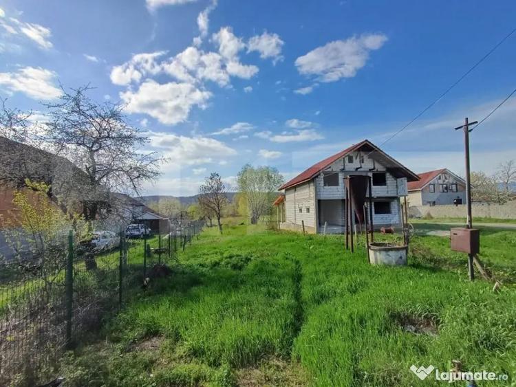 Teren de 1430 mp, în Debarcader