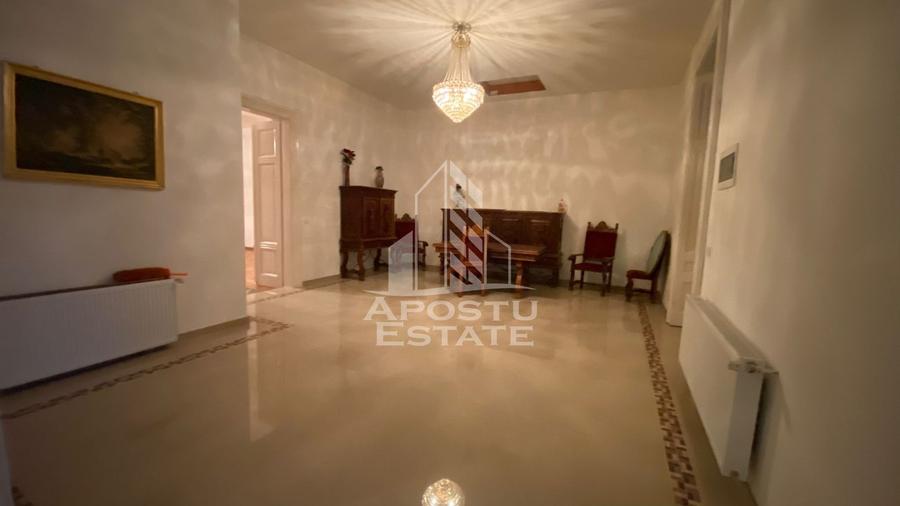 Apartament cu 3 camere decomandat în P-ța Maria