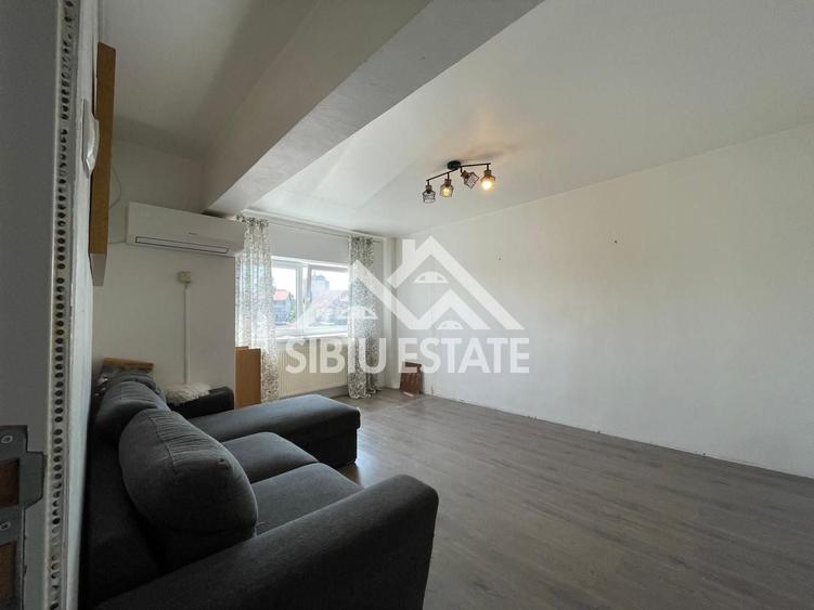 Apartament cu 2 camere decomandat în Ștrand