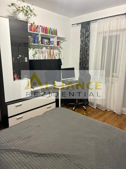 Duplex cu 4 camere cu Canalizare în Central