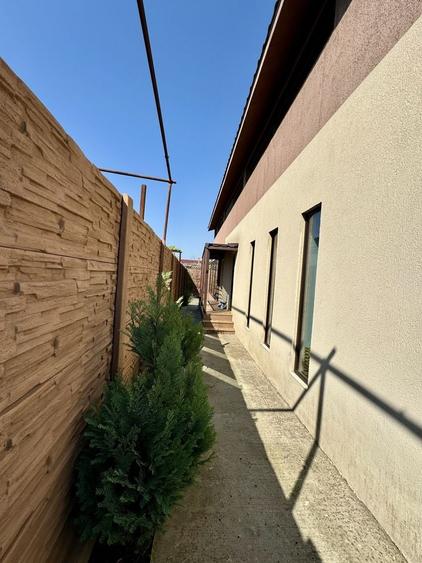 Casă cu 3 camere în Centură