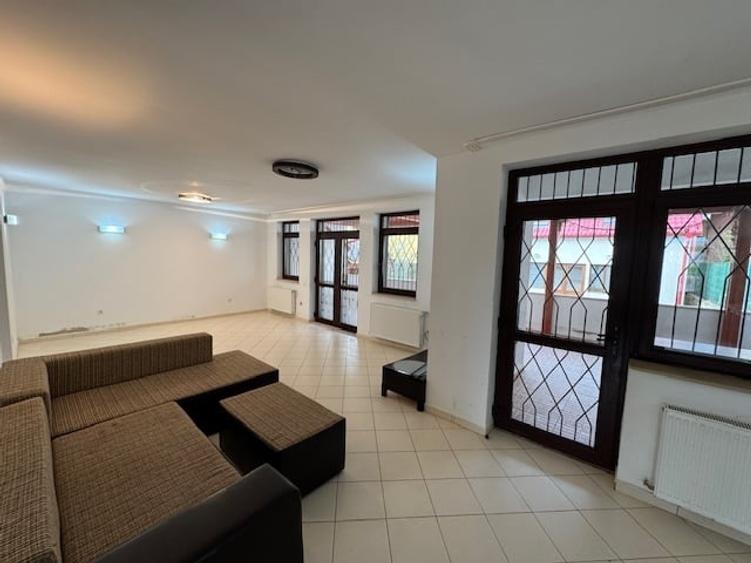 Casă cu 8 camere cu Piscina în Costinești