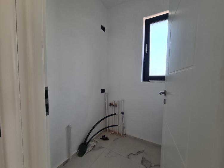 Duplex cu 4 camere cu Teren 230 Mp în Odăi