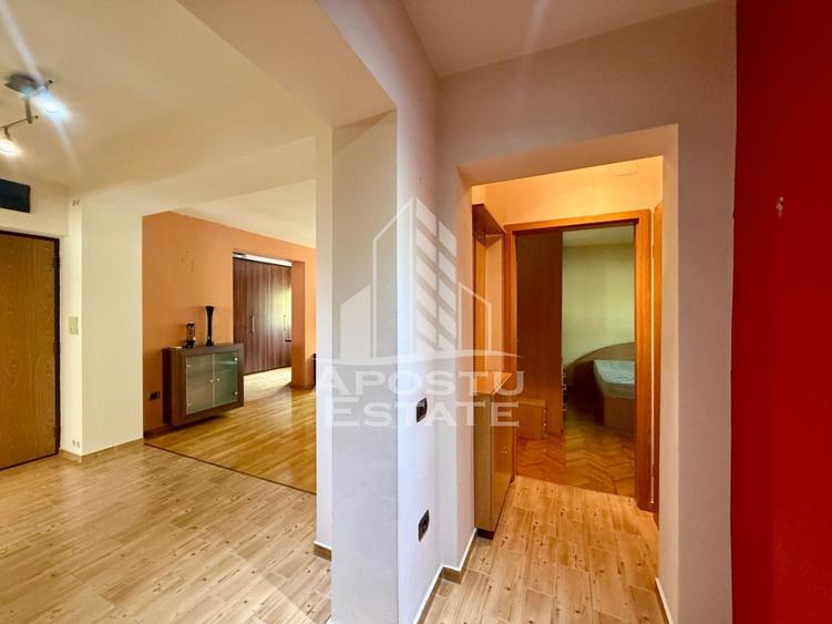 Apartament cu 4 camere decomandat, mobilat în Medicină