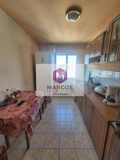 Apartament cu 3 camere semidecomandat în Cuptoare (Reșița)