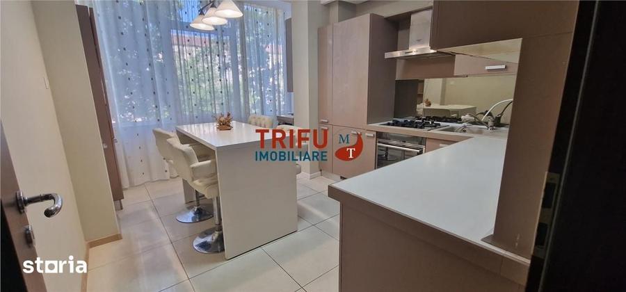 Apartament cu 4 camere decomandat în Cetate