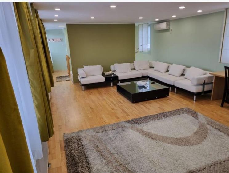 Apartament cu 3 camere decomandat, mobilat în Ultracentral