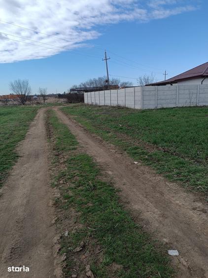 Teren de 5000 mp, în Săbăreni