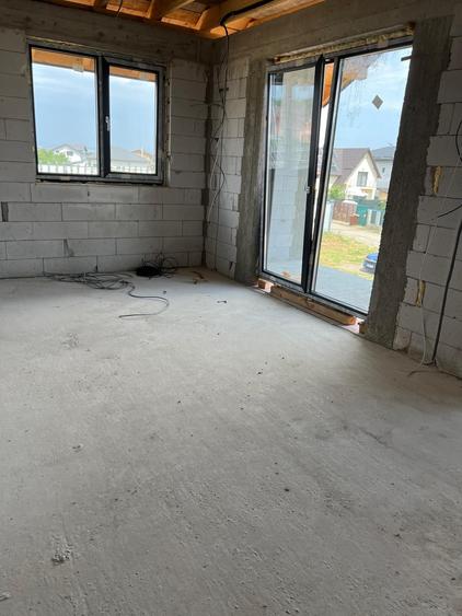 Casă individuală cu 4 camere cu Teren 360 Mp în Strejnicu