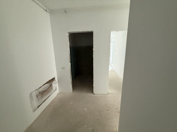 Apartament cu 3 camere decomandat în Theodor Pallady