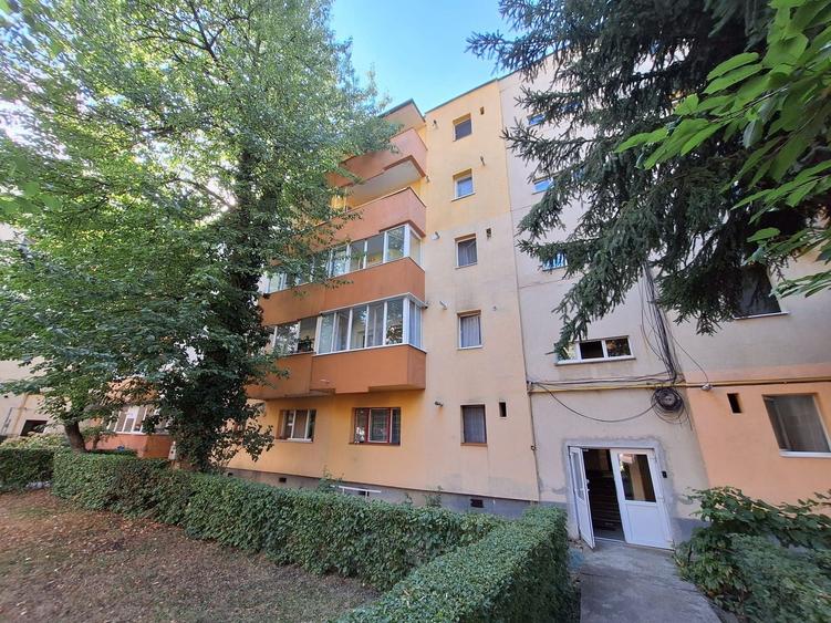 Apartament cu 2 camere decomandat în Zorilor