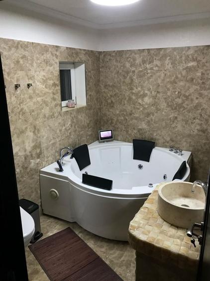 Casă cu 4 camere cu Teren 850 Mp în Central