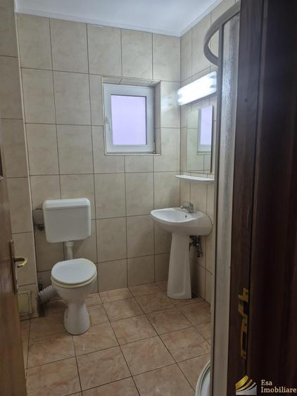 Spațiu comercial, de 120 mp, în Central