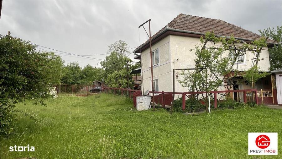 Casă cu 4 camere decomandat în Tirimia