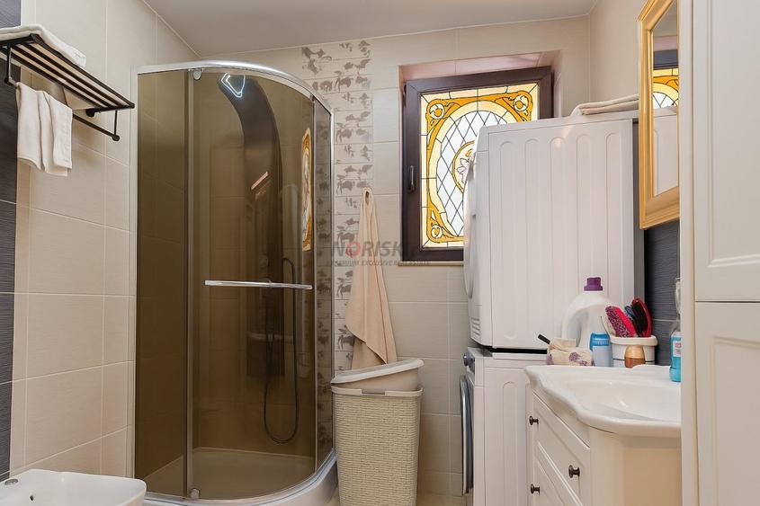 Casă individuală cu 7 camere cu Piscina în Snagov