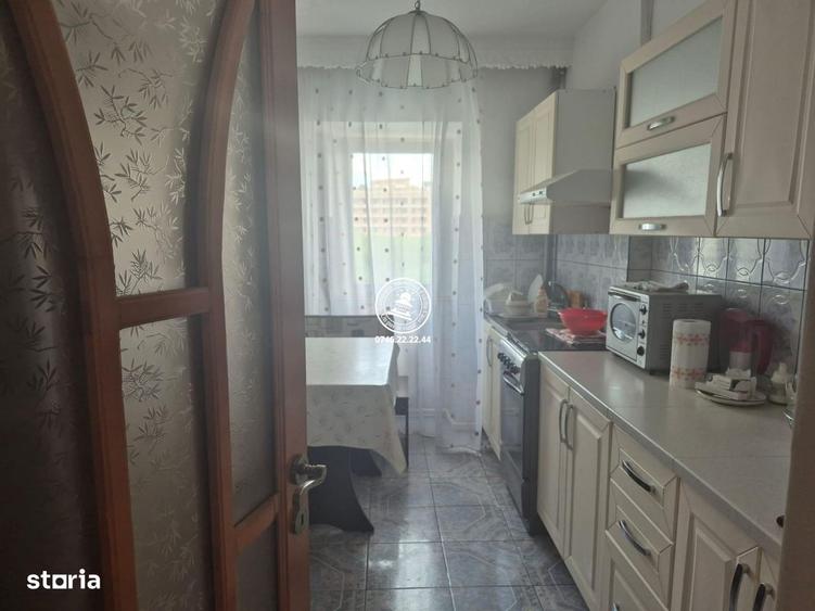 Apartament cu 3 camere decomandat în Păcurari