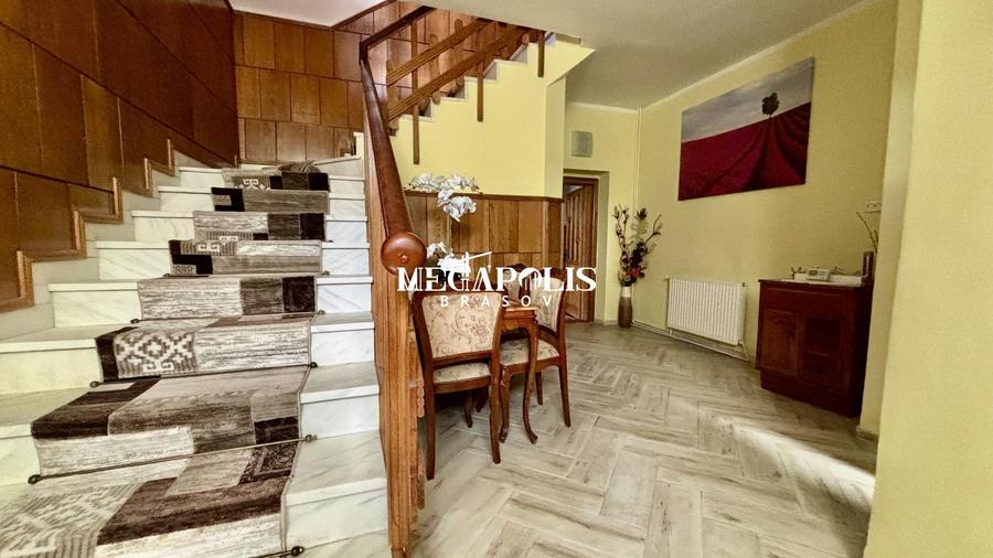 Casă individuală cu 5 camere cu Canalizare în Central