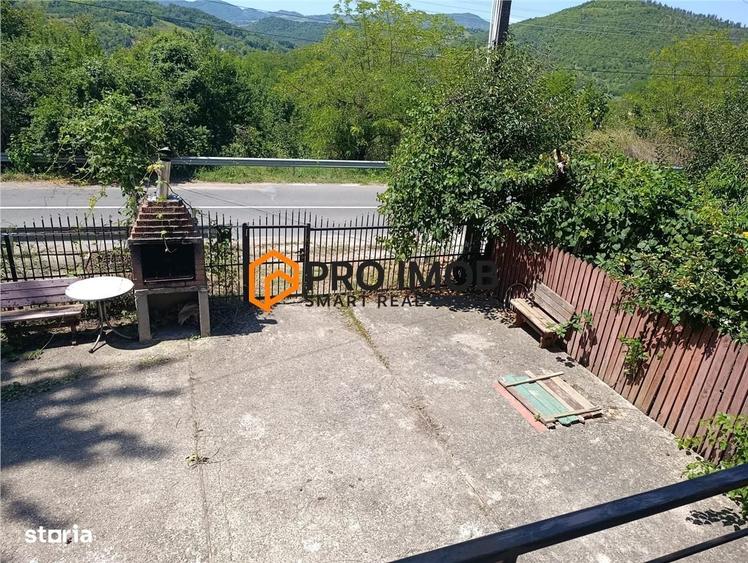 Casă cu 4 camere decomandat în Lunca Frumoasă