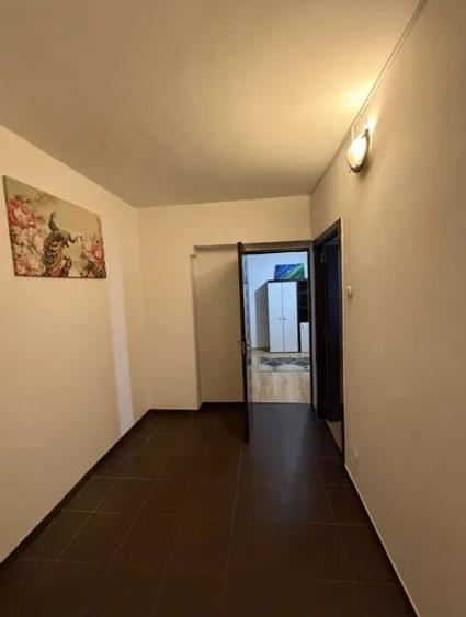 Apartament cu 2 camere decomandat, mobilat în Decebal