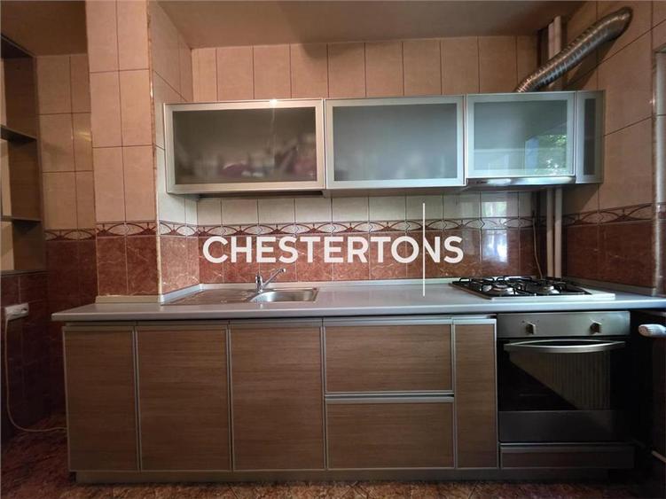 Apartament cu 3 camere decomandat, mobilat în Drumul Taberei