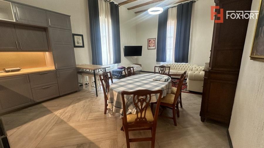 Apartament cu 2 camere decomandat, mobilat în P-ța Victoriei