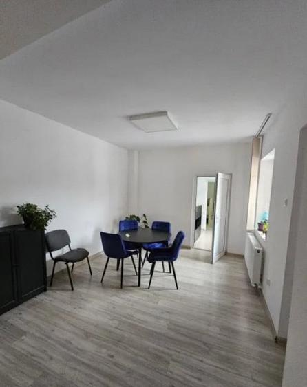 Birou, de 204 mp, în Central