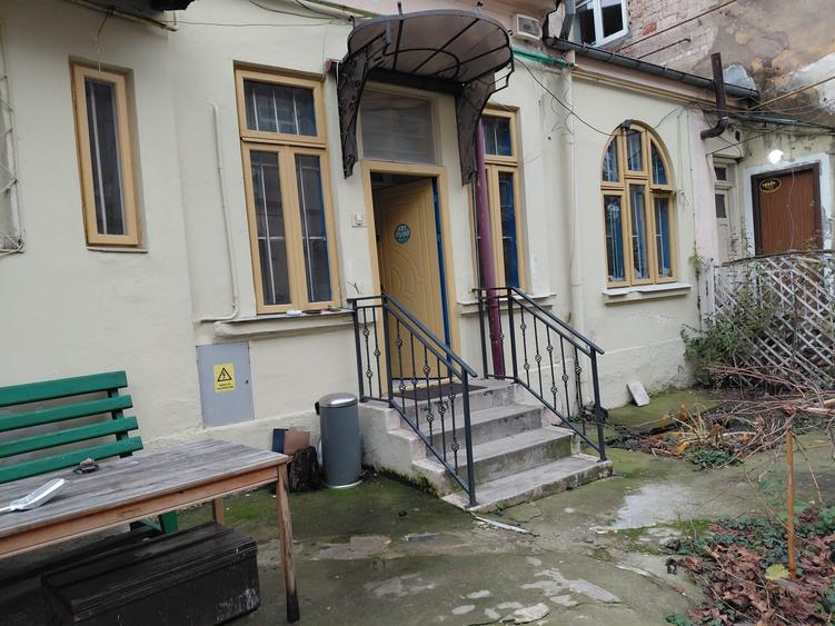 Casă cu 2 camere cu Teren 104 Mp în P-ța Sfântul Ștefan