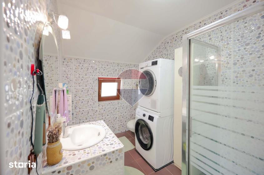 Casă cu 5 camere cu Teren 505 Mp în Central