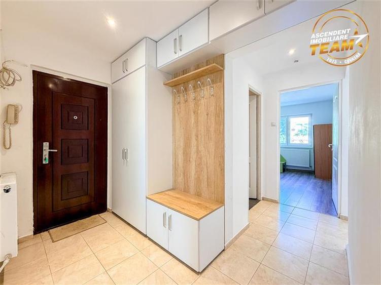 Apartament cu 3 camere decomandat în Lenin