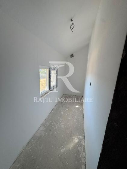 Casă individuală cu 6 camere cu Canalizare în Oncea
