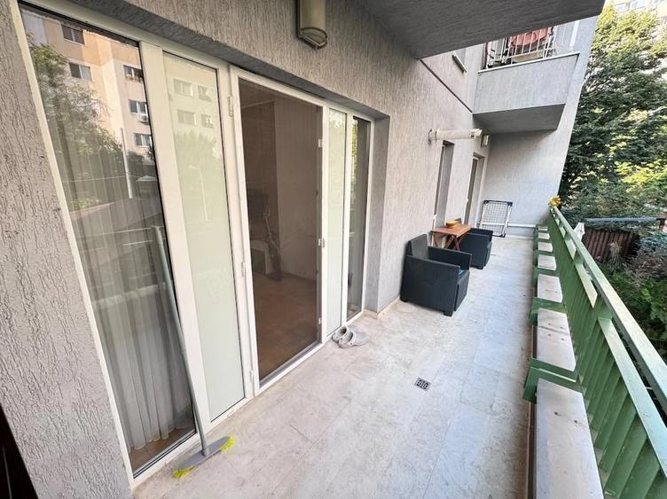 Apartament cu 2 camere decomandat în Baba Novac