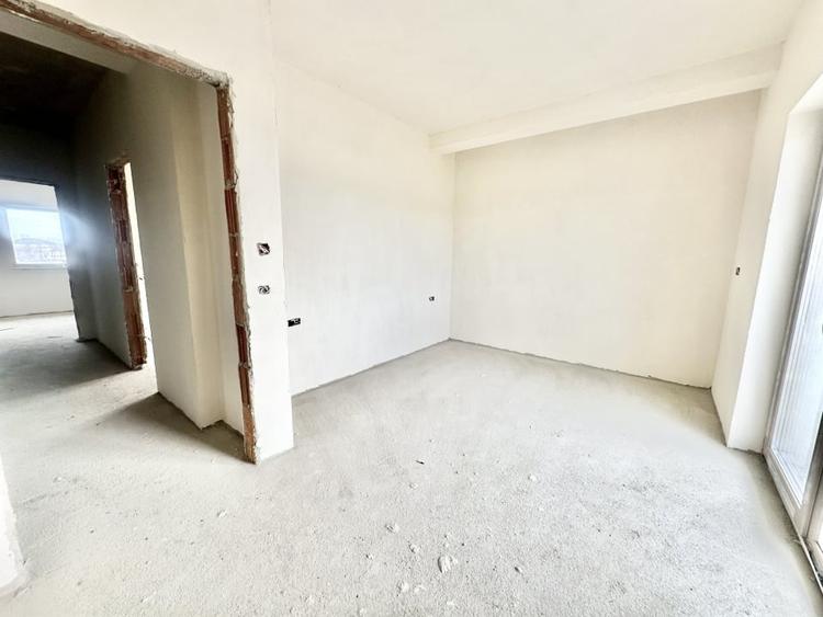 Duplex cu 4 camere cu Canalizare în Moșnița Nouă