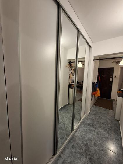 Apartament cu 3 camere decomandat, mobilat în Galata