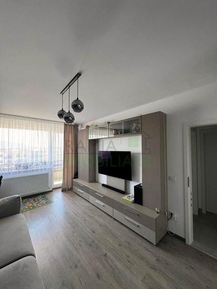 Apartament cu 2 camere decomandat, mobilat în Tractorul