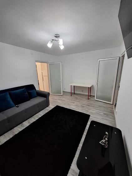 Apartament cu 2 camere decomandat în Rovine