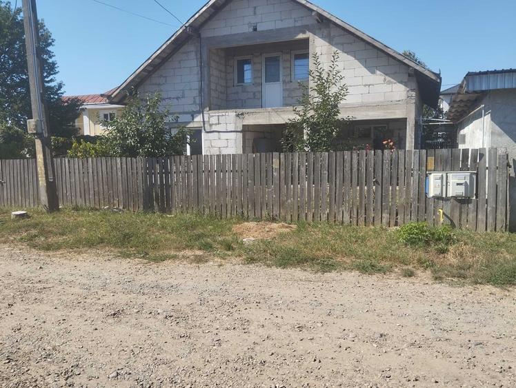 Casă cu 3 camere în Central