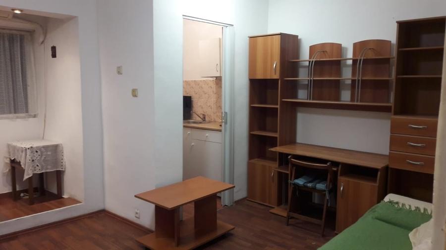Garsonieră decomandată în Rahova