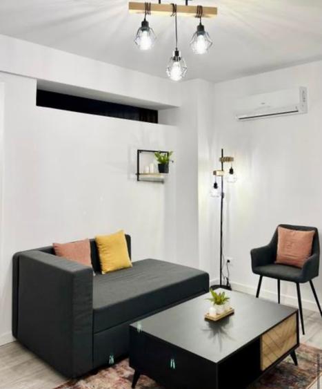 Apartament cu 2 camere semidecomandat în 13 Septembrie
