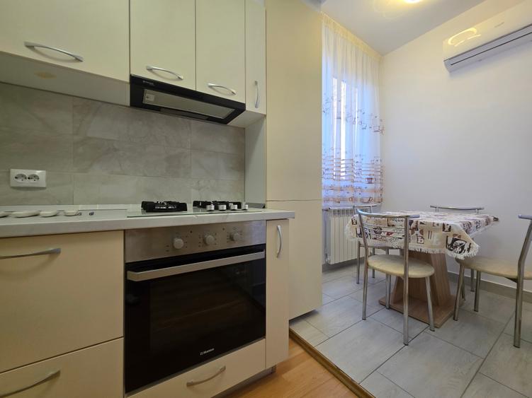 Apartament cu 2 camere semidecomandat în P-ța Universității