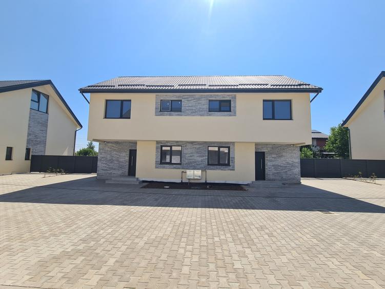 Duplex cu 4 camere cu Teren 230 Mp în Odăi