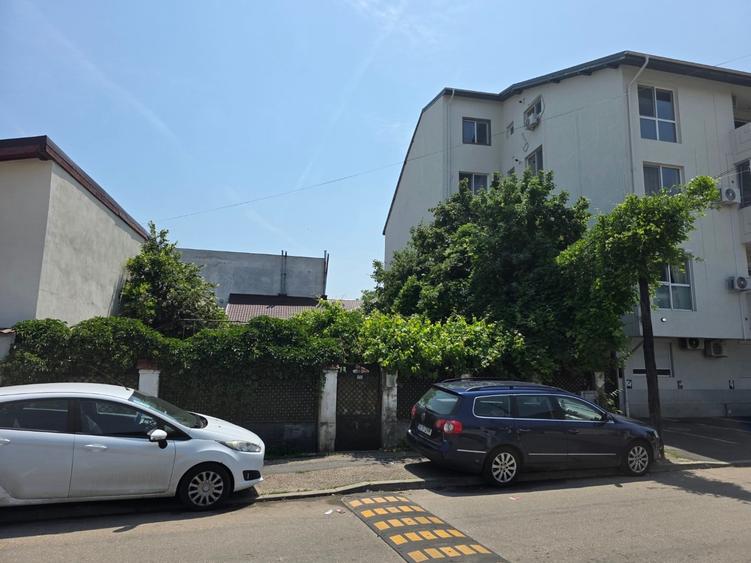 Teren Construcții intravilan de 404 mp, în Eroii Revoluției